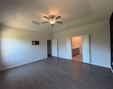 633 Cedar Springs Drive - Photo Thumbnail 27