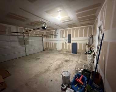 633 Cedar Springs Drive - Photo Thumbnail 36