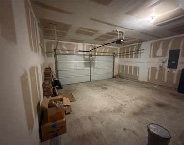 633 Cedar Springs Drive - Photo Thumbnail 37