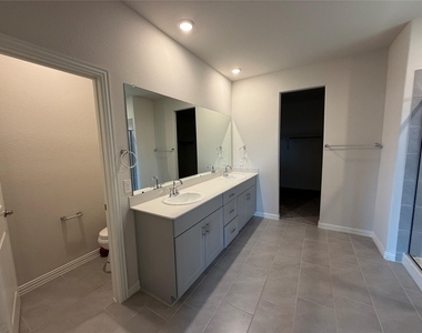 633 Cedar Springs Drive - Photo Thumbnail 28