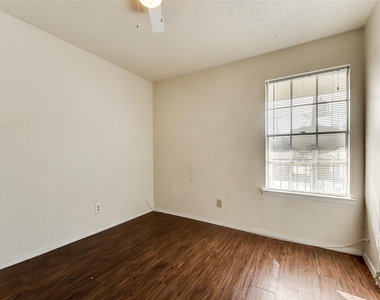 108 E Cedar Street - Photo Thumbnail 16