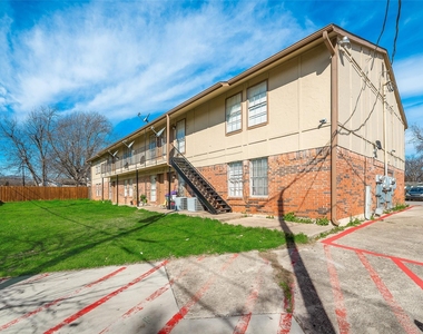 108 E Cedar Street - Photo Thumbnail 17