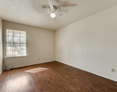 108 E Cedar Street - Photo Thumbnail 13