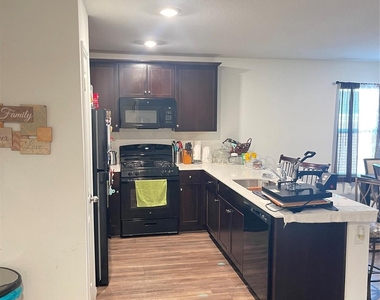 2925 Bronte Boulevard - Photo Thumbnail 3