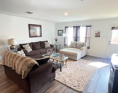 2925 Bronte Boulevard - Photo Thumbnail 10