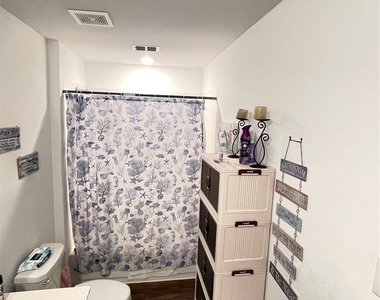 2925 Bronte Boulevard - Photo Thumbnail 14