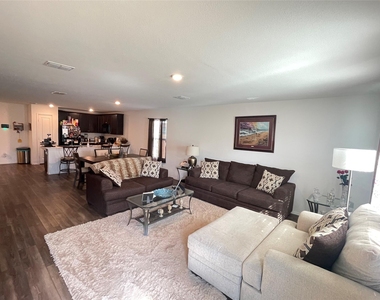 2925 Bronte Boulevard - Photo Thumbnail 8