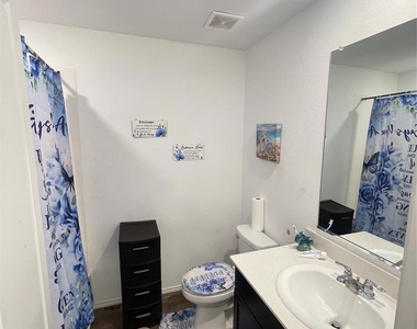 2925 Bronte Boulevard - Photo Thumbnail 17