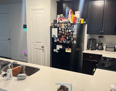 2925 Bronte Boulevard - Photo Thumbnail 5