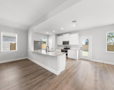 1017 Holly Drive - Photo Thumbnail 1