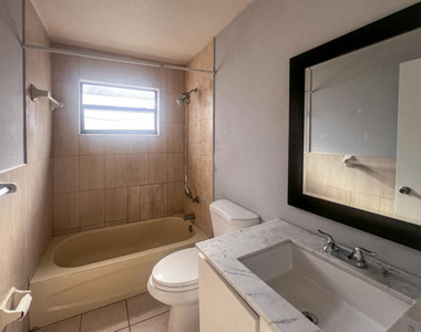 4680 Sw 19th Street - Photo Thumbnail 13