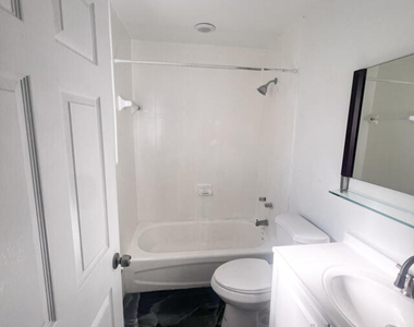 4680 Sw 19th Street - Photo Thumbnail 9