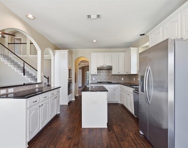 7120 Brekenridge Drive - Photo Thumbnail 11