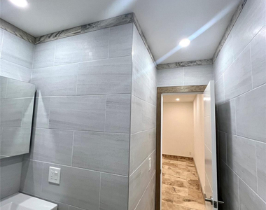 2250 Ne 66th Street - Photo Thumbnail 14