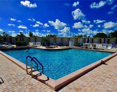 2250 Ne 66th Street - Photo Thumbnail 23