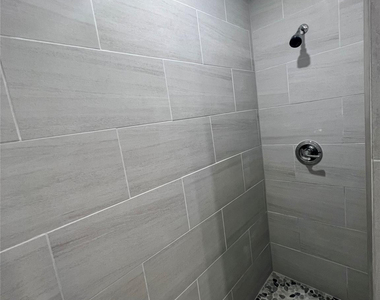 2250 Ne 66th Street - Photo Thumbnail 16