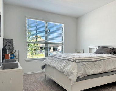 2117 Proteus Drive - Photo Thumbnail 13
