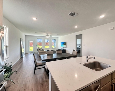 2117 Proteus Drive - Photo Thumbnail 3