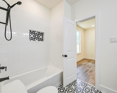 4418 Myrtle - Photo Thumbnail 7