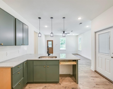 4418 Myrtle - Photo Thumbnail 4