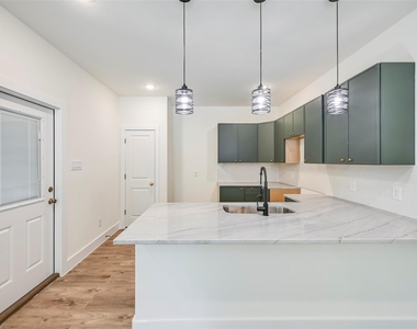 4418 Myrtle - Photo Thumbnail 3