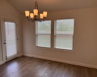 8608 Martin Lane - Photo Thumbnail 13