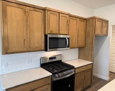 8608 Martin Lane - Photo Thumbnail 7