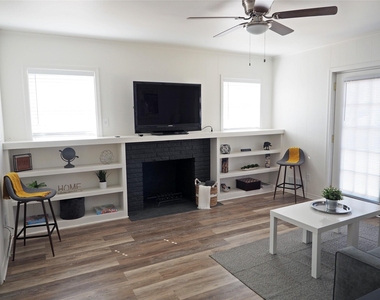 1135 Holly Glen Circle - Photo Thumbnail 7