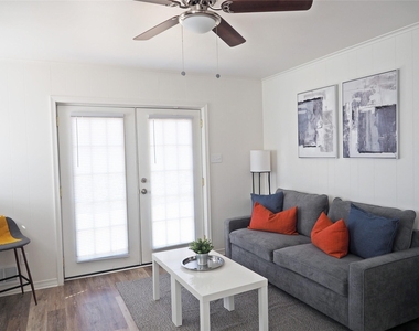 1135 Holly Glen Circle - Photo Thumbnail 8