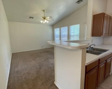 421 Poppy Lane - Photo Thumbnail 11