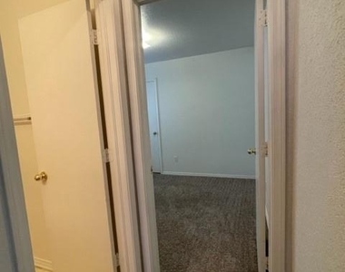 421 Poppy Lane - Photo Thumbnail 20