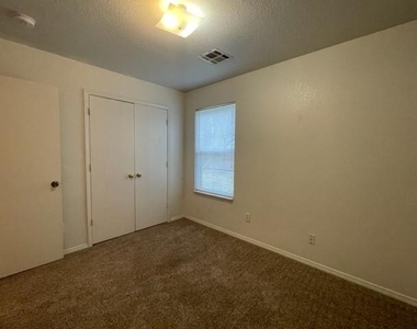 421 Poppy Lane - Photo Thumbnail 18