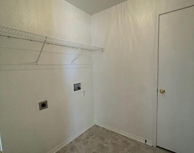 421 Poppy Lane - Photo Thumbnail 3
