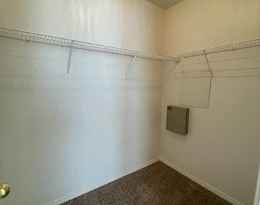 421 Poppy Lane - Photo Thumbnail 8
