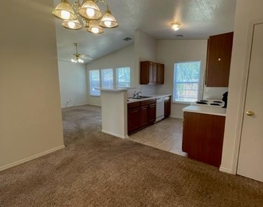 421 Poppy Lane - Photo Thumbnail 9