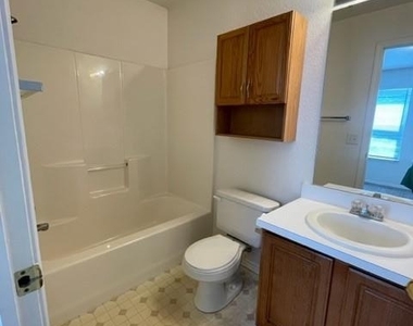 421 Poppy Lane - Photo Thumbnail 7