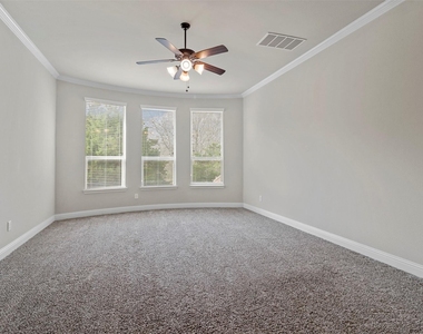 1603 Trowbridge Circle - Photo Thumbnail 12