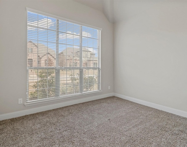 1603 Trowbridge Circle - Photo Thumbnail 11
