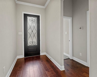 1603 Trowbridge Circle - Photo Thumbnail 2