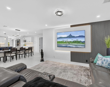 1390 Pine Valley Drive - Photo Thumbnail 6