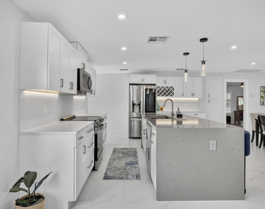 1390 Pine Valley Drive - Photo Thumbnail 11