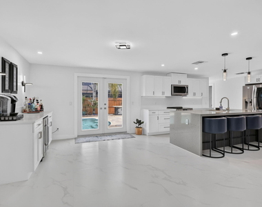1390 Pine Valley Drive - Photo Thumbnail 10