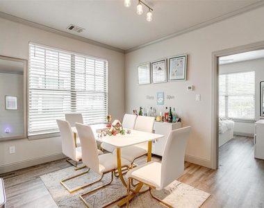 2537 Mccart Avenue - Photo Thumbnail 10