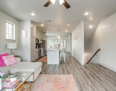 2537 Mccart Avenue - Photo Thumbnail 5