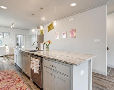 2537 Mccart Avenue - Photo Thumbnail 6