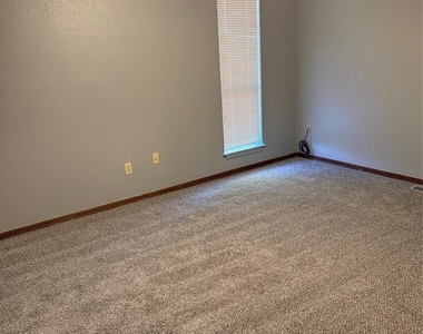 8617 N Eagle Lane - Photo Thumbnail 26