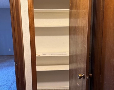 8617 N Eagle Lane - Photo Thumbnail 12
