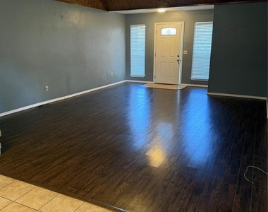 8617 N Eagle Lane - Photo Thumbnail 2