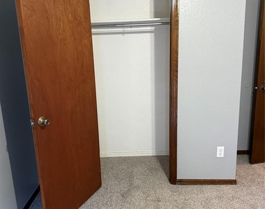 8617 N Eagle Lane - Photo Thumbnail 22
