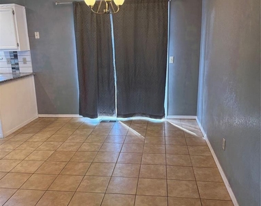 8617 N Eagle Lane - Photo Thumbnail 5